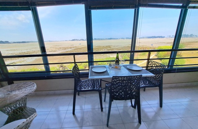 Relax with Sea Views Every Morning