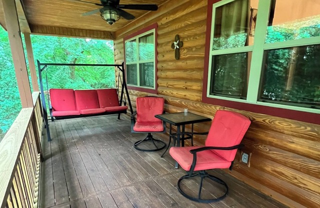 Relax with the whole family at this peaceful cabin on the Caddo River!