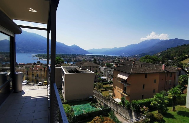 Relaxation on Lake Maggiore, pool&sauna