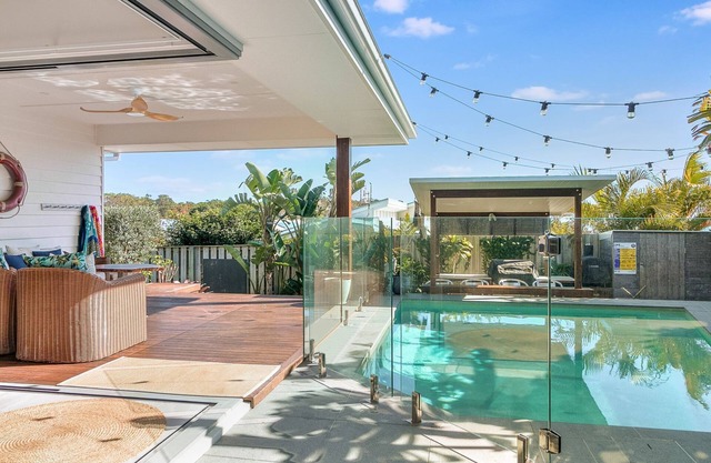 Relaxed Coastal Living - Moments from the Beach