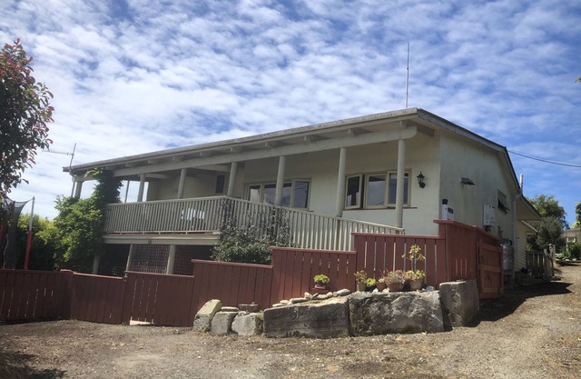 Relaxed family accommodation close to the beach and river.