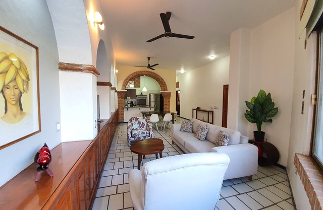 Relaxing Escape in a Local Neighborhood – Near Downtown & Zona Romantica
