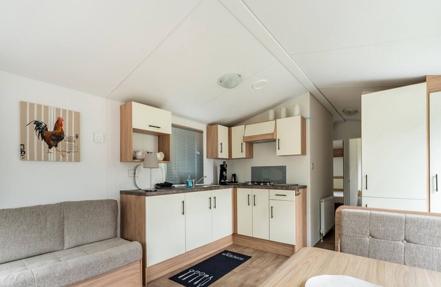 Relaxing holiday chalet by the water in Grou