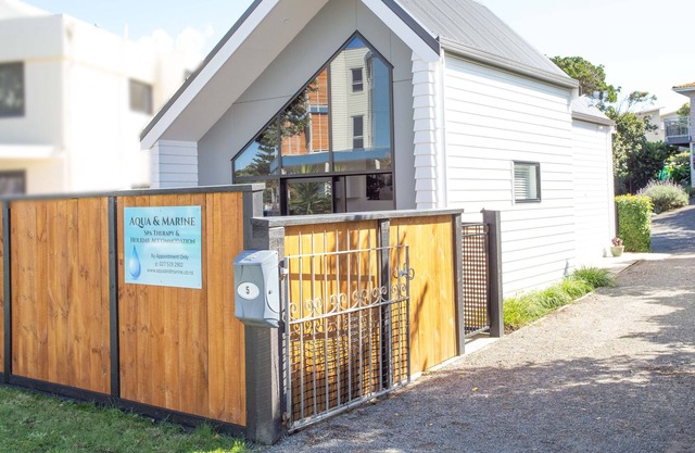 Relaxing Modern Cottage - Centrally Located