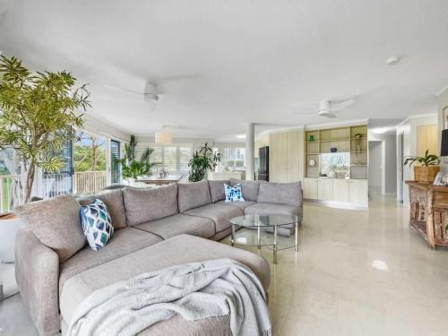 Relaxing Ocean Views Beachside at Buddina