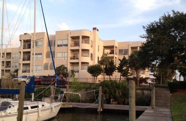 Relaxing & Peaceful Coastal Living *PANORAMIC LAKEVIEW* Kemah Boardwalk, 1 mile
