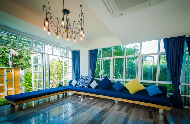 Relaxing , peaceful and spacious living