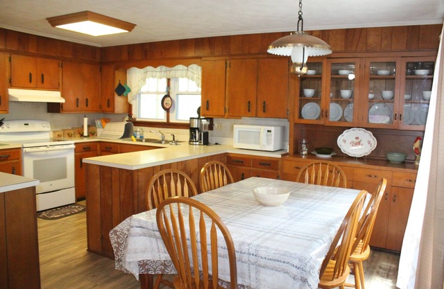 Relaxing, quiet country setting. Close to many Mountain activities!