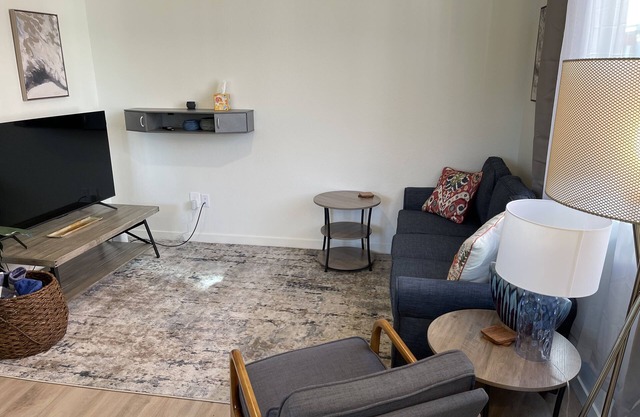 Relaxing Retreat: 3-bedroom townhome in charming Ft. Lupton with AC, WiFi