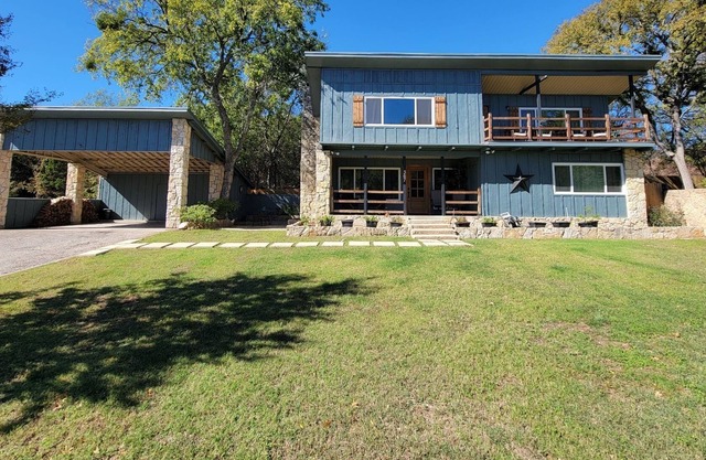 Relaxing retreat lake access within 5 min- pet & family friendly w/ fire pit!