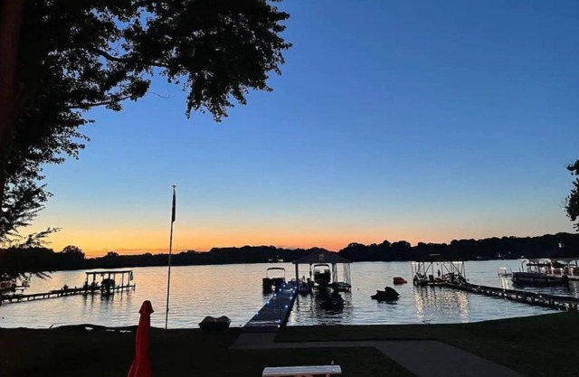 Relaxing river house on Wheeler Lake.