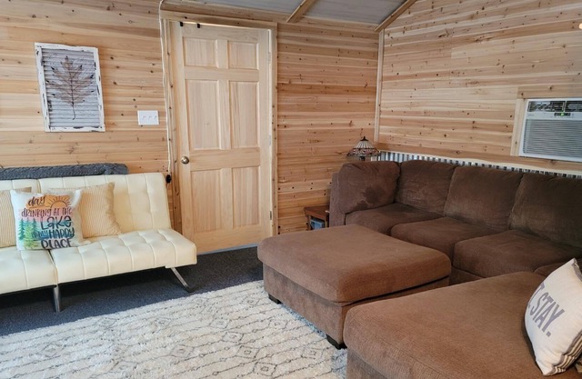 🚤 Relaxing Setting | Convenient Location! 🚤