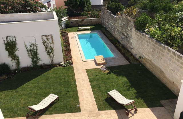 Relaxing space with hidden private garden and pool in the core of Salento