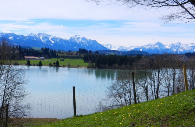 "Relaxing stay in the Hochbergle vacation village on the picturesque Lechsee!"