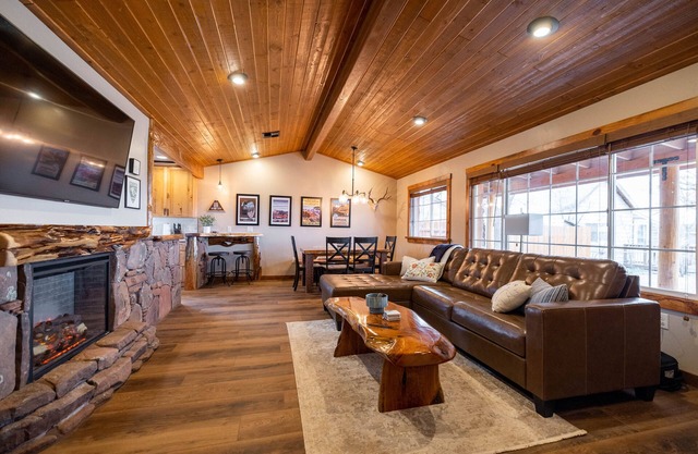 Relaxing Stoney Cottage- Air Conditioning and Gas Fire Pit.