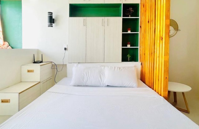 Relaxing Studio with Balcony and Pool Access