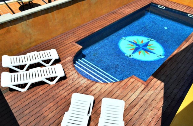 Relaxing Villa with Pool, Garden, BBQ & Parking, Near Beach - Pet Friendly, Sleeps 8