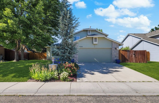 Relocations, Corporate- Large Eagle Home, 4 bedroom, 83616