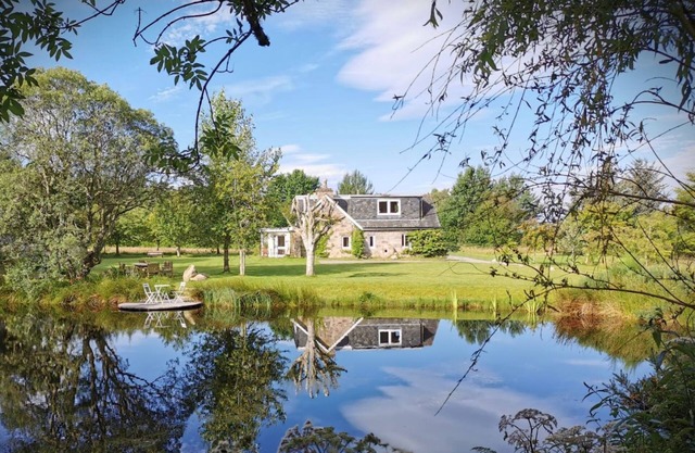 Relugas Mill - a cottage that sleeps 7 guests in 4 bedrooms