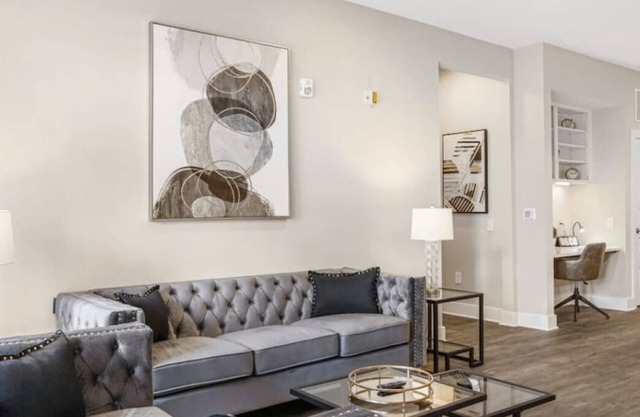Reluxme | City Center 2BR Apt w/King Beds