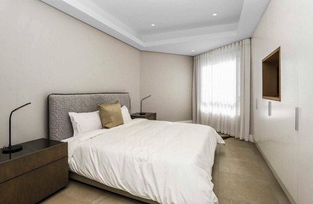 Remarkable 2-Bed Apartment in Johannesburg