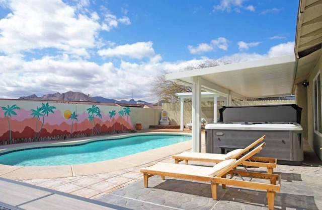 Remodeled 3BR Vegas Pool House with Arcade