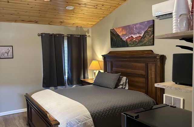 Remodeled Cabin in the Pines - cabin 3B - Pine, Arizona.