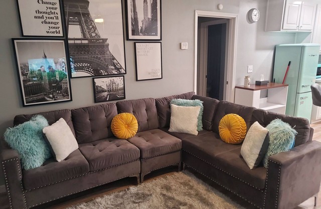Remodeled cozy haven, close to Mercer University and area hospitals.