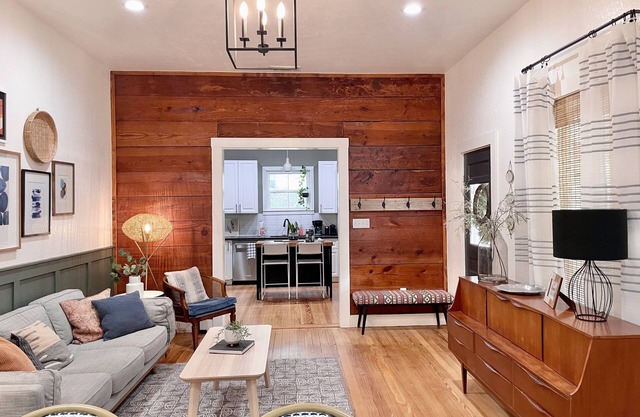 Remodeled historic cottage, 2-min walk to downtown.