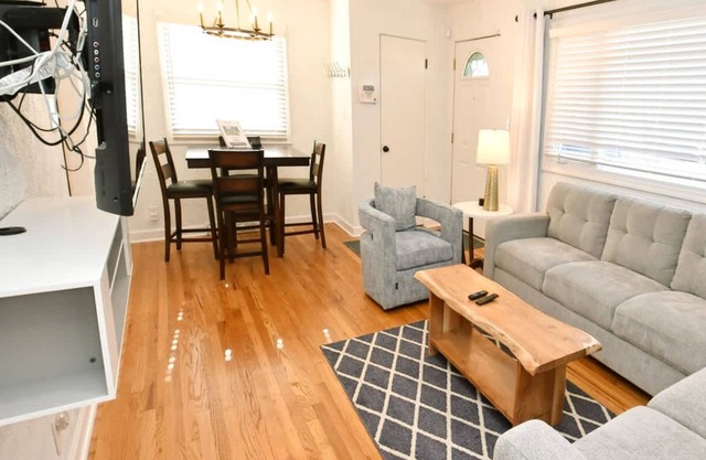Remodeled home 1 mile from Notre Dame (1150)