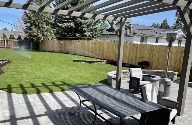 Remodeled Home on 1 acre. Hot Tub and outdoor entertainment area!