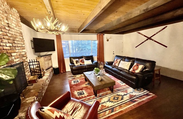 Remodeled Home Near the Lake, Heavenly and Casinos, Montgomery Estates