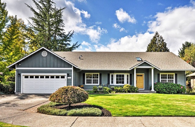 Remodeled Portland House w/ Sprawling Yard & Deck!