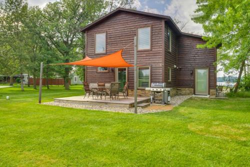 Remote Retreat Cozy Home with Big Pine Lake Access!