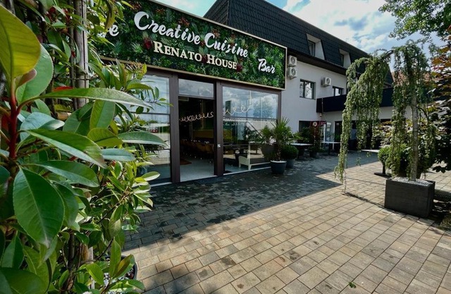 Renato HOUSE