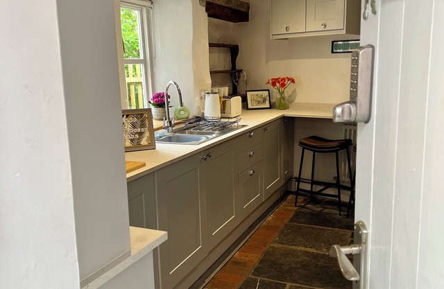 Rennovated 2 bed dog friendly cosy cottage in central Wells