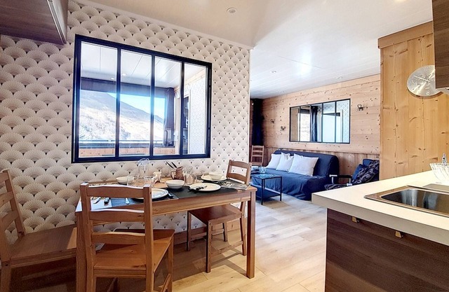 Renovated 2-room near slopes, balcony, outdoor parking