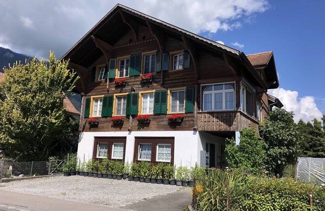 Renovated flat in classic Chalet by the lake.