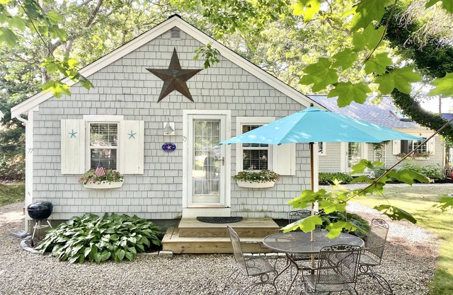 Renovated 1940’s Bass River .5miles to Beaches⛱️ Central AC