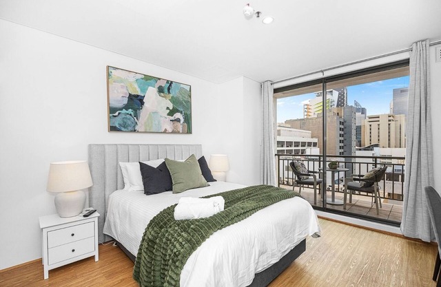 Renovated 1BDR in the CBD