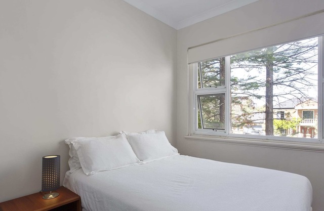 Renovated 2 Bed 1 Bath Apartment Premium Location