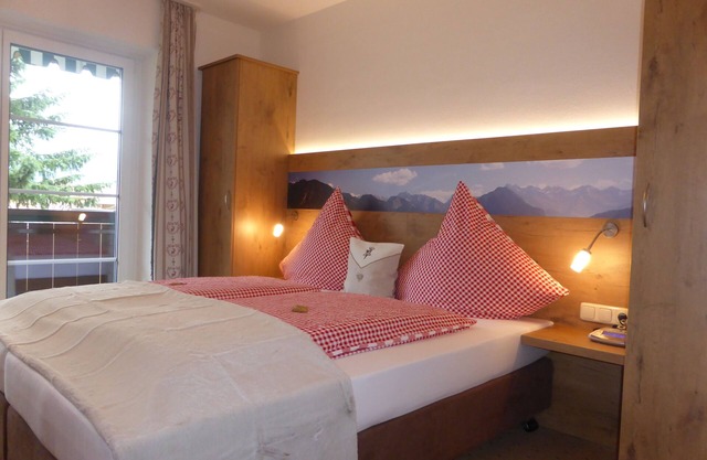 Renovated 2-room apartment on the 1st Upper floor with optional hotel service