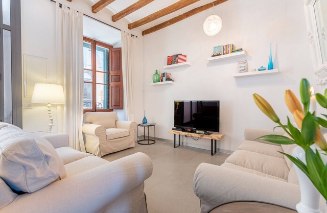 Renovated 2020. Stylish modern Townhouse In The Centre of Soller