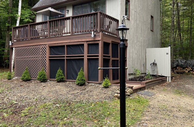 Renovated 3 bedroom 2 bath Smart Home in desirable Waterville Valley Estates