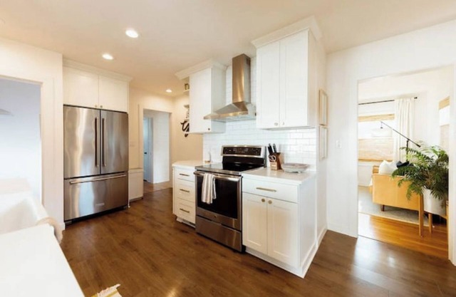 Renovated 3 BR Retreat with AC & 10 min to DT