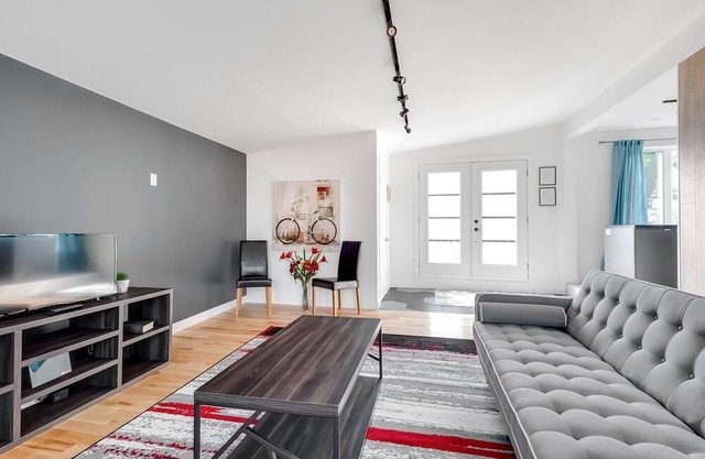 Renovated 3br house near Chutes Montmorency