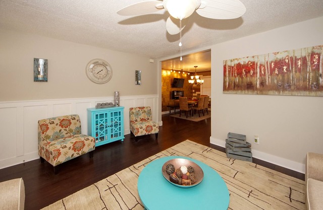 Renovated 4 bd, 2 ba Centrally located, mins to downtown, JBC, Airport
