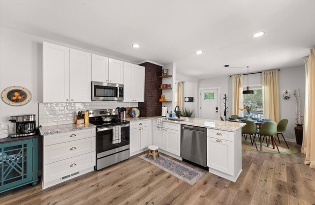 Renovated and Professionally Designed 3Bed Home!