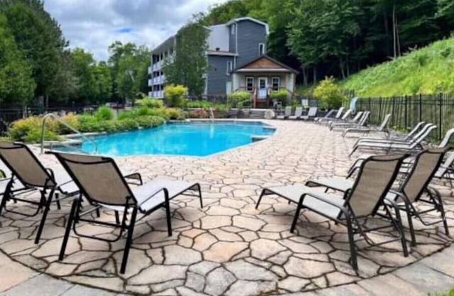 Renovated Apartment in Heart of Old Village