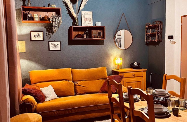 Renovated apartment 4-5 ppl near slopes in Les Gets with parking and WIFI